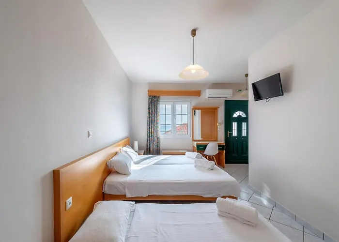 Hotell Naftilos Lourdata (Kefalonia)