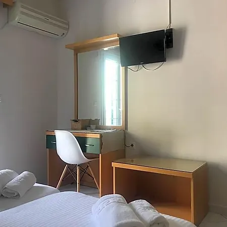 Naftilos Hotel Lourdata (Kefalonia)