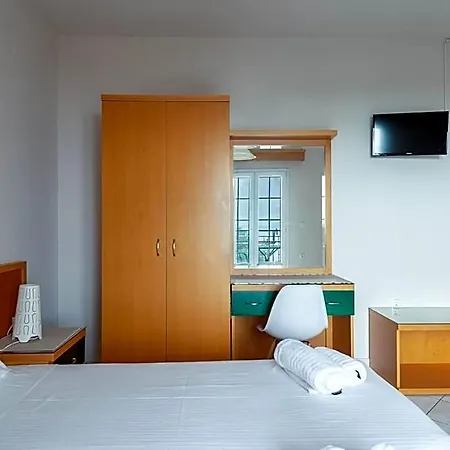 Naftilos Hotel Lourdata (Kefalonia)
