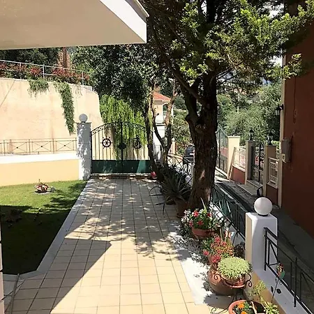 Naftilos Hotel