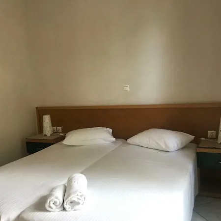 Hotel Naftilos Lourdata (Kefalonia)