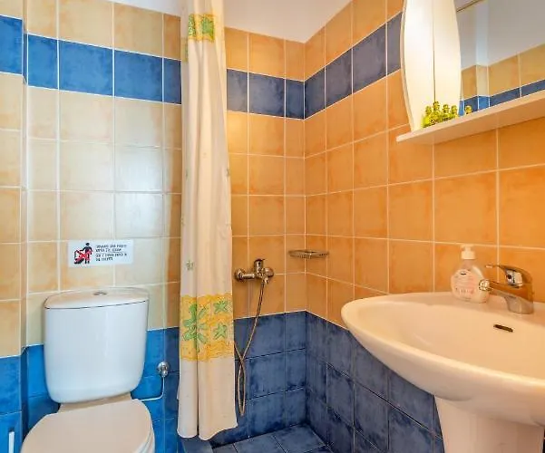 Hotel Naftilos Lourdata (Kefalonia)