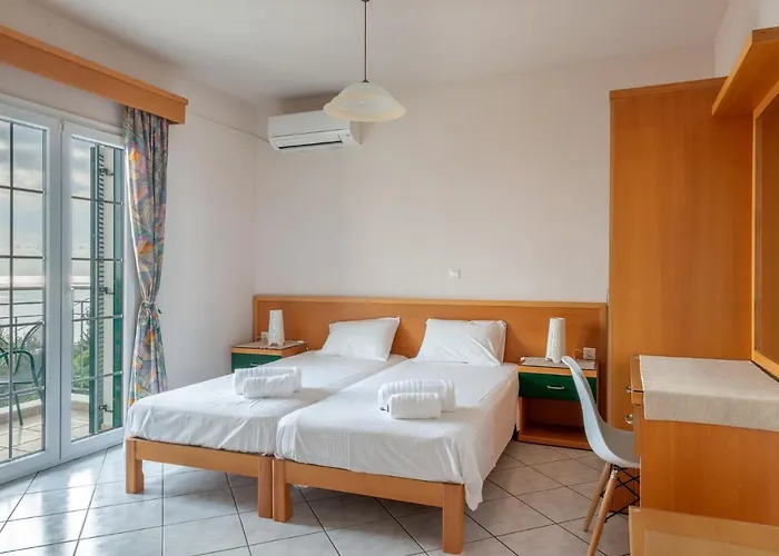 Naftilos Hotel Lourdata (Kefalonia)