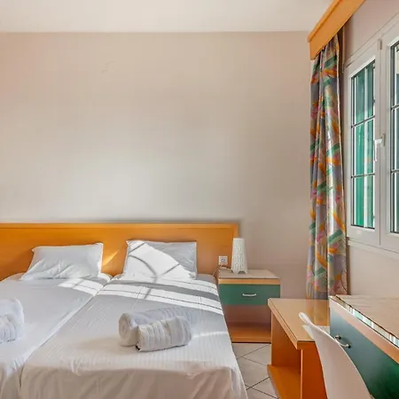 Naftilos Hotel 5*